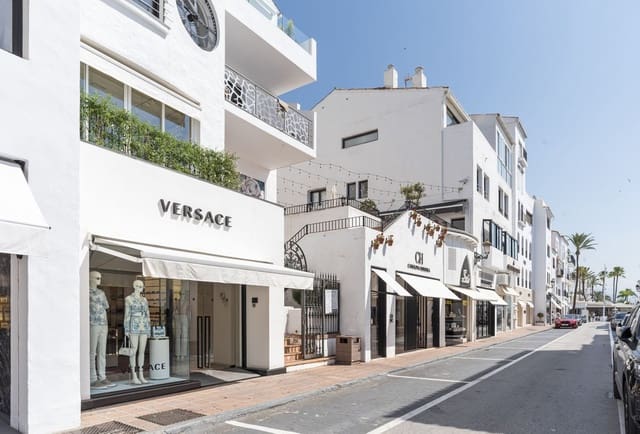 2 sypialnia Apartament na sprzedaż w Puerto Banus, Marbella z garażem - 500 000 € (Ref: 9936055)