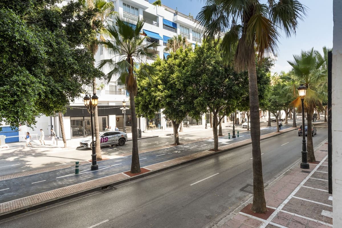 Apartamento de 2 habitaciones en Puerto Banus en venta con garaje - 500.000 € (Ref: 9936055)