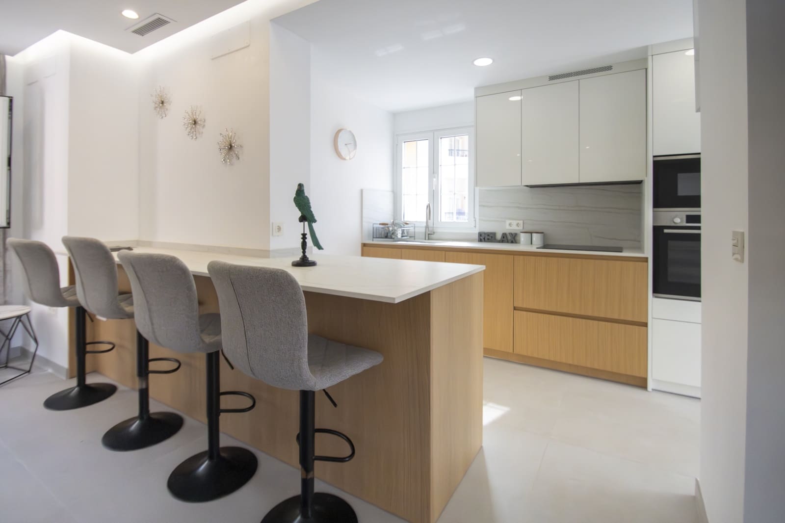 2 slaapkamer Appartement te koop in Marbella met zwembad garage - € 649.000 (Ref: 9937818)