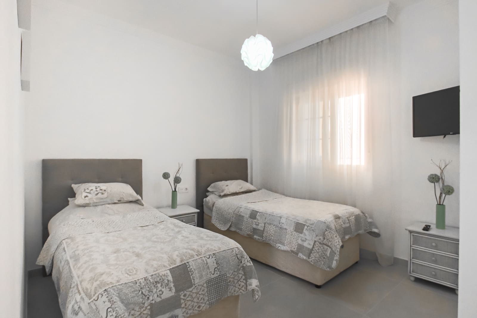 2 slaapkamer Appartement te koop in Marbella met zwembad garage - € 649.000 (Ref: 9937818)