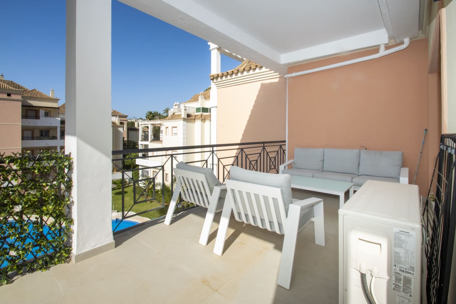 2 slaapkamer Appartement te koop in Marbella met zwembad garage - € 649.000 (Ref: 9937818)