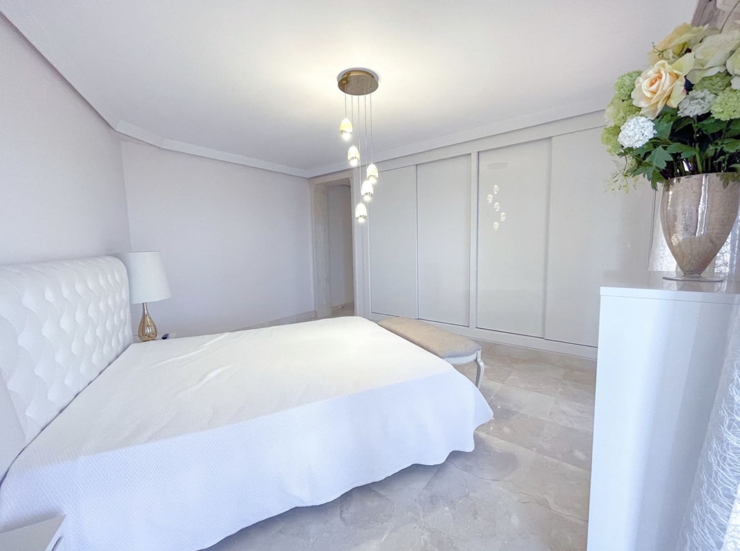 3 bedroom Apartment for sale in San Pedro de Alcantara with pool garage - € 820,000 (Ref: 9937820)