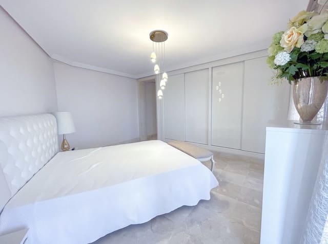 3 soverom Leilighet til salgs i San Pedro de Alcantara, Marbella med svømmebasseng garasje - € 820 000 (Ref: 9937820)