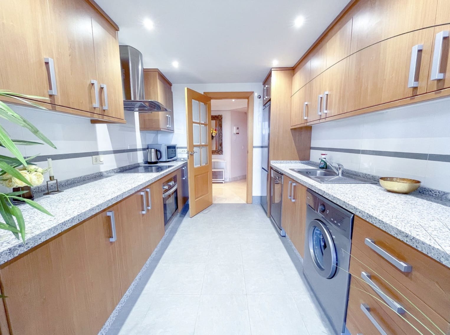 3 bedroom Apartment for sale in San Pedro de Alcantara with pool garage - € 820,000 (Ref: 9937820)