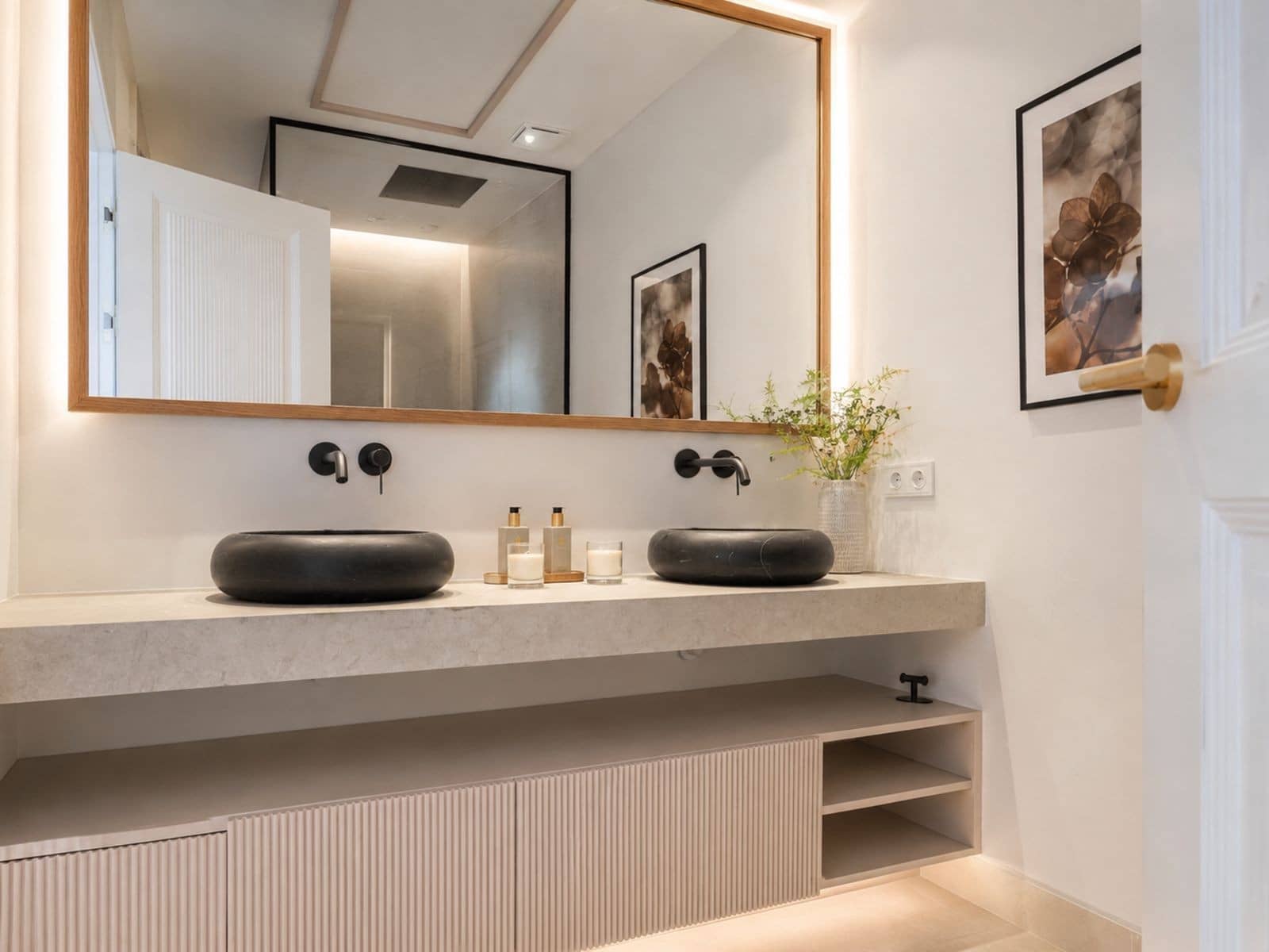 5 bedroom Villa for sale in Benahavis with pool garage - € 8,750,000 (Ref: 9939602)