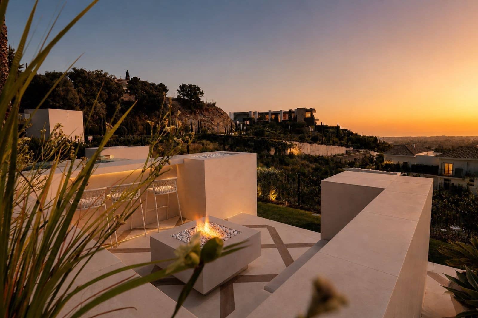 5 bedroom Villa for sale in Benahavis with pool garage - € 8,750,000 (Ref: 9939602)