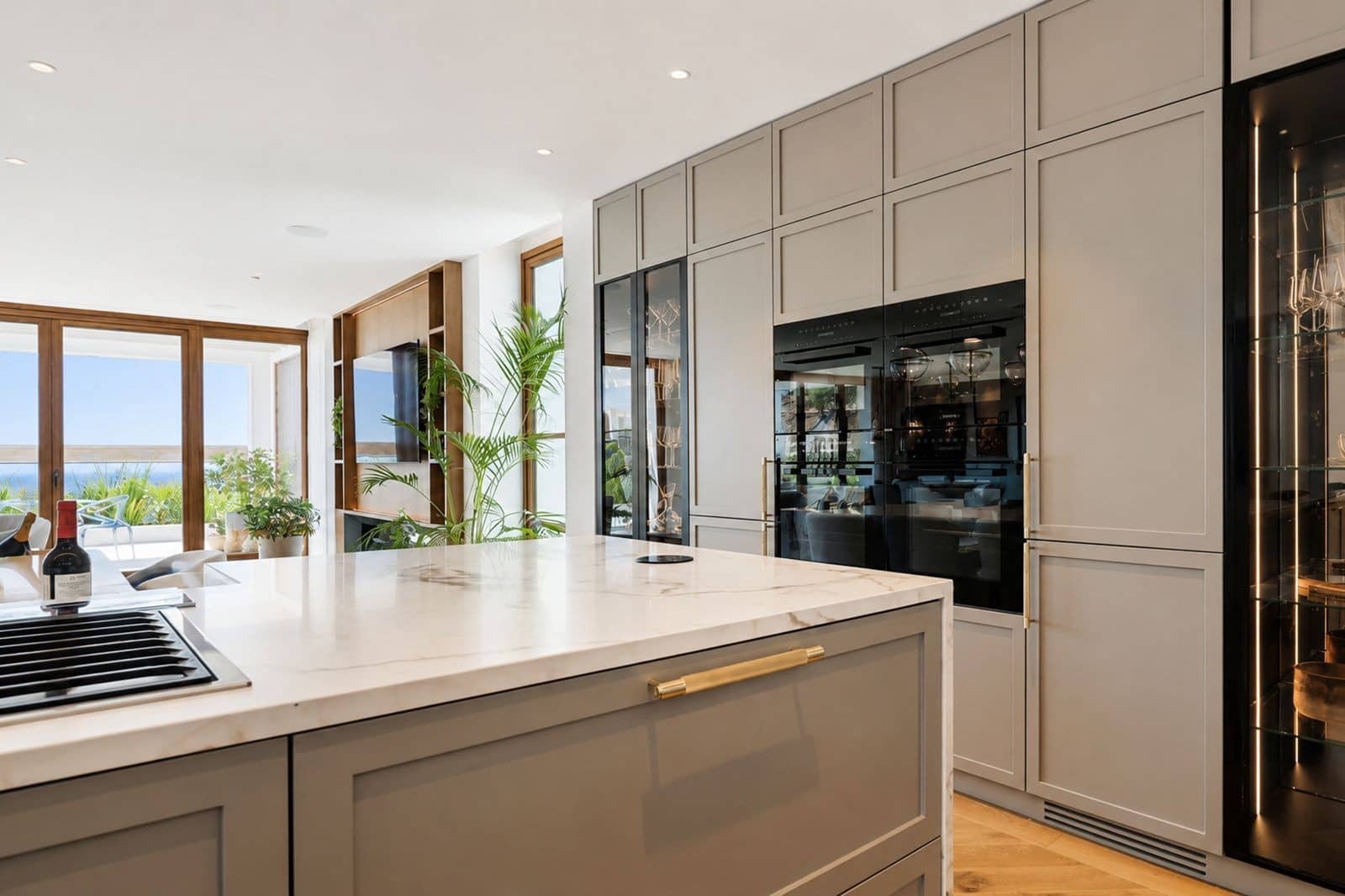 5 bedroom Villa for sale in Benahavis with pool garage - € 8,750,000 (Ref: 9939602)
