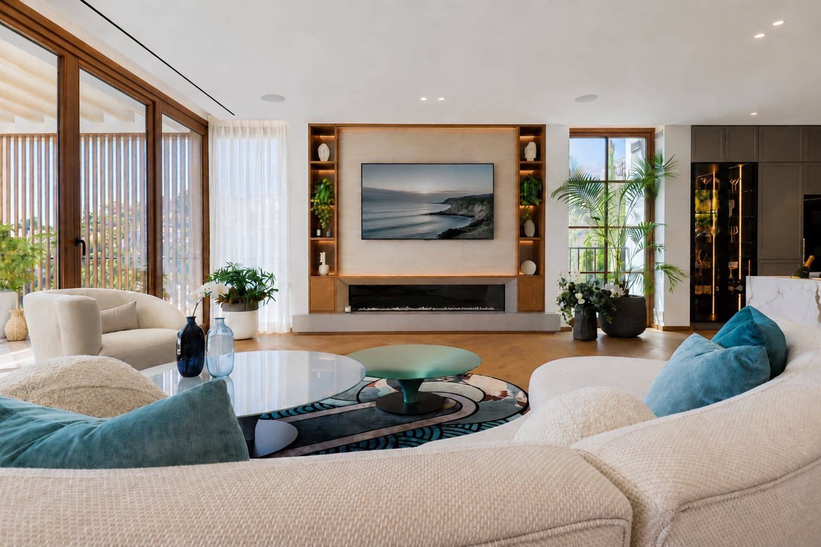 5 bedroom Villa for sale in Benahavis with pool garage - € 8,750,000 (Ref: 9939602)