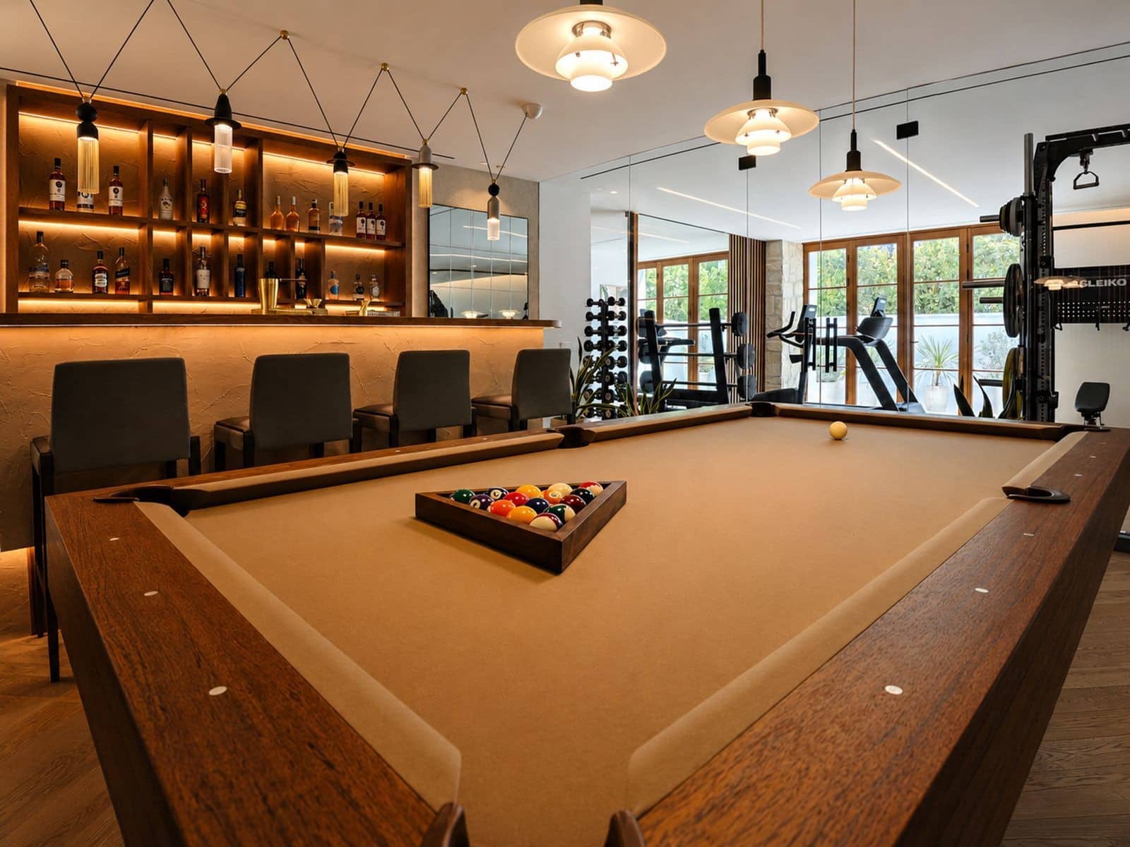 5 bedroom Villa for sale in Benahavis with pool garage - € 8,750,000 (Ref: 9939602)