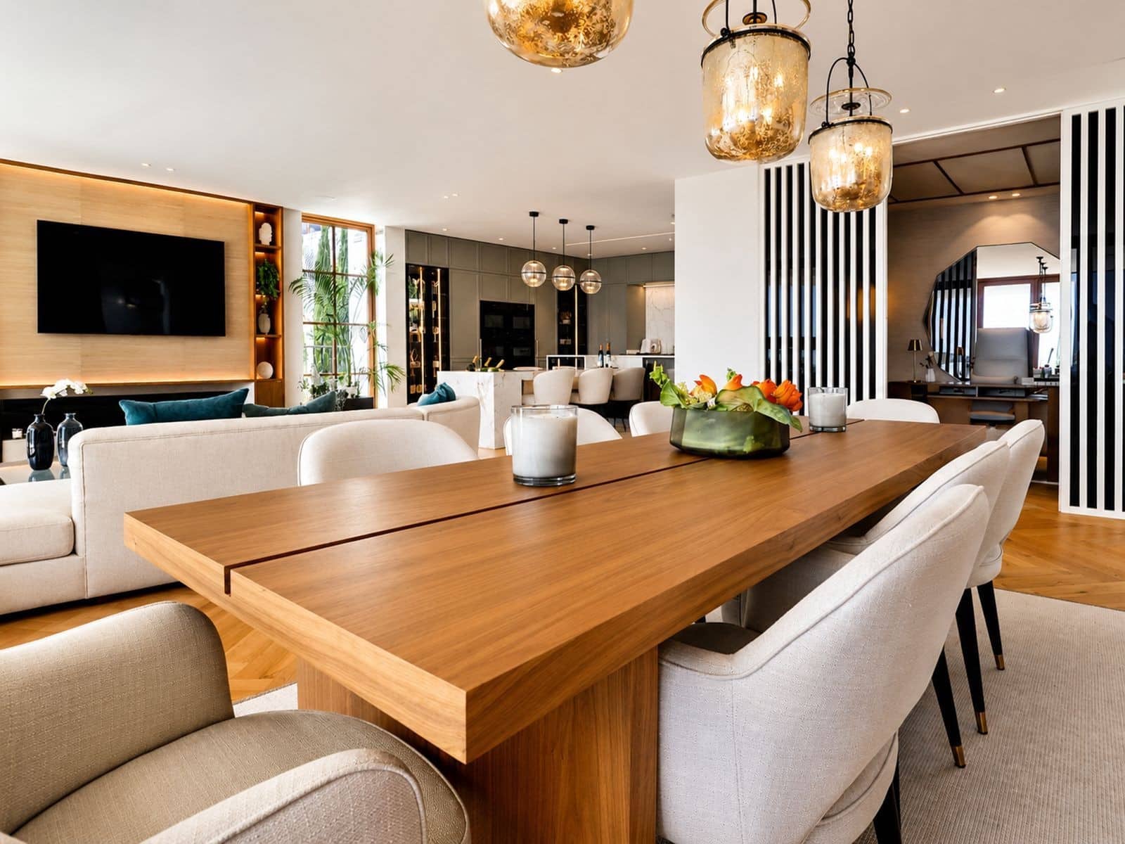 5 bedroom Villa for sale in Benahavis with pool garage - € 8,750,000 (Ref: 9939602)