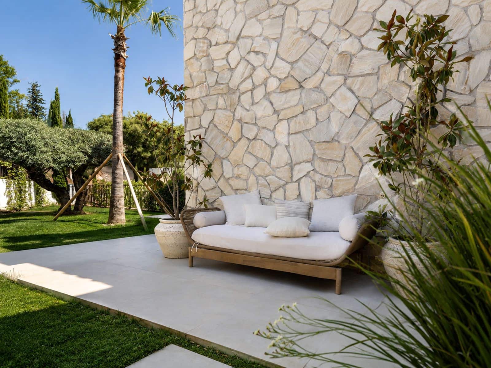 5 bedroom Villa for sale in Benahavis with pool garage - € 8,750,000 (Ref: 9939602)