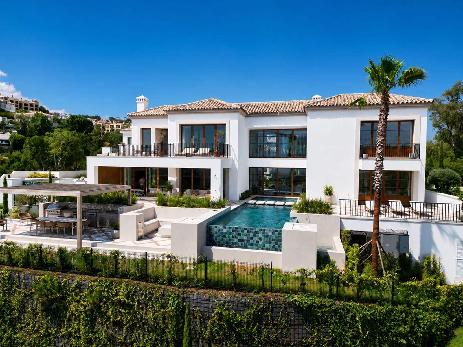 5 bedroom Villa for sale in Benahavis with pool garage - € 8,750,000 (Ref: 9939602)