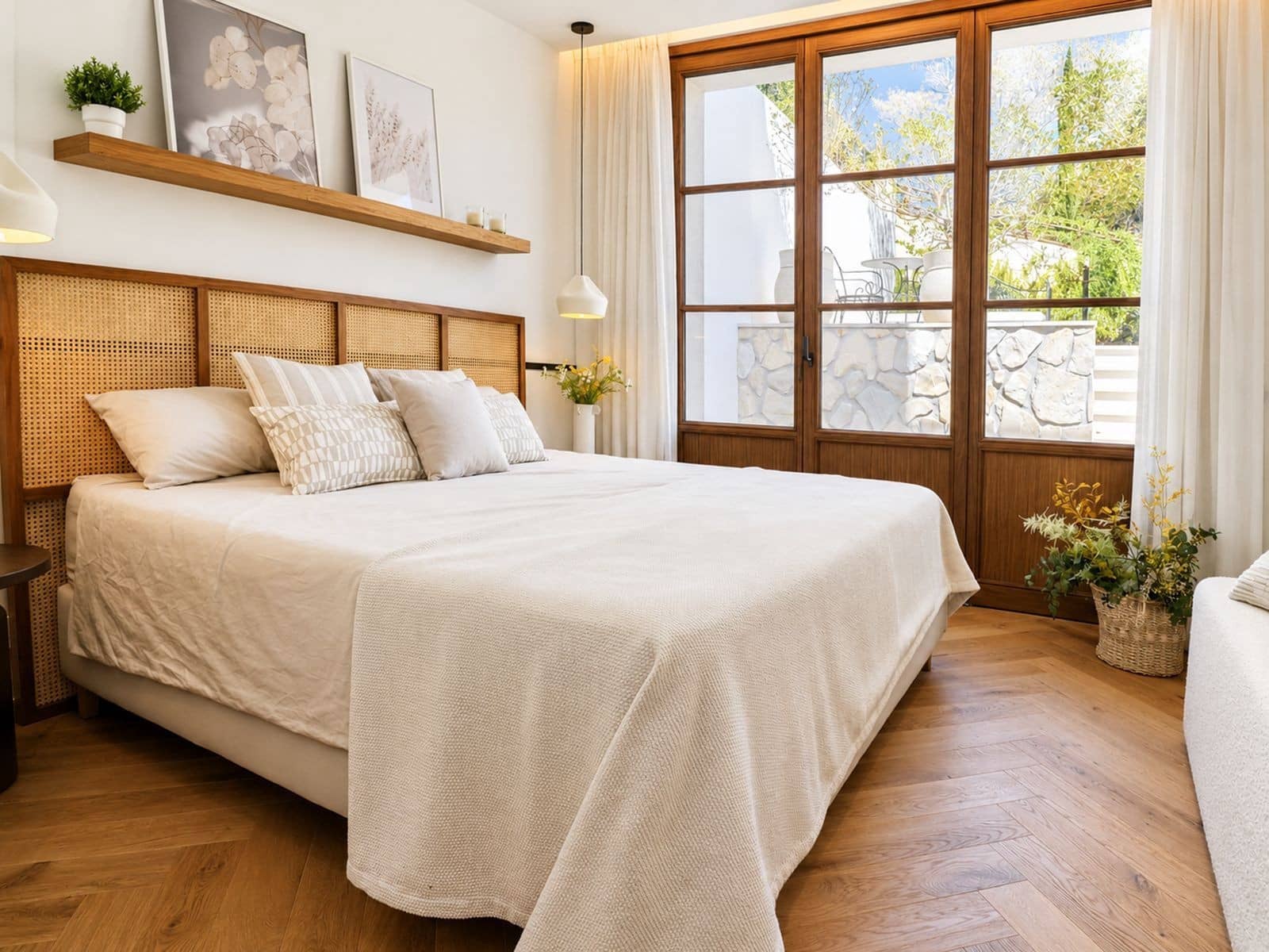 5 bedroom Villa for sale in Benahavis with pool garage - € 8,750,000 (Ref: 9939602)
