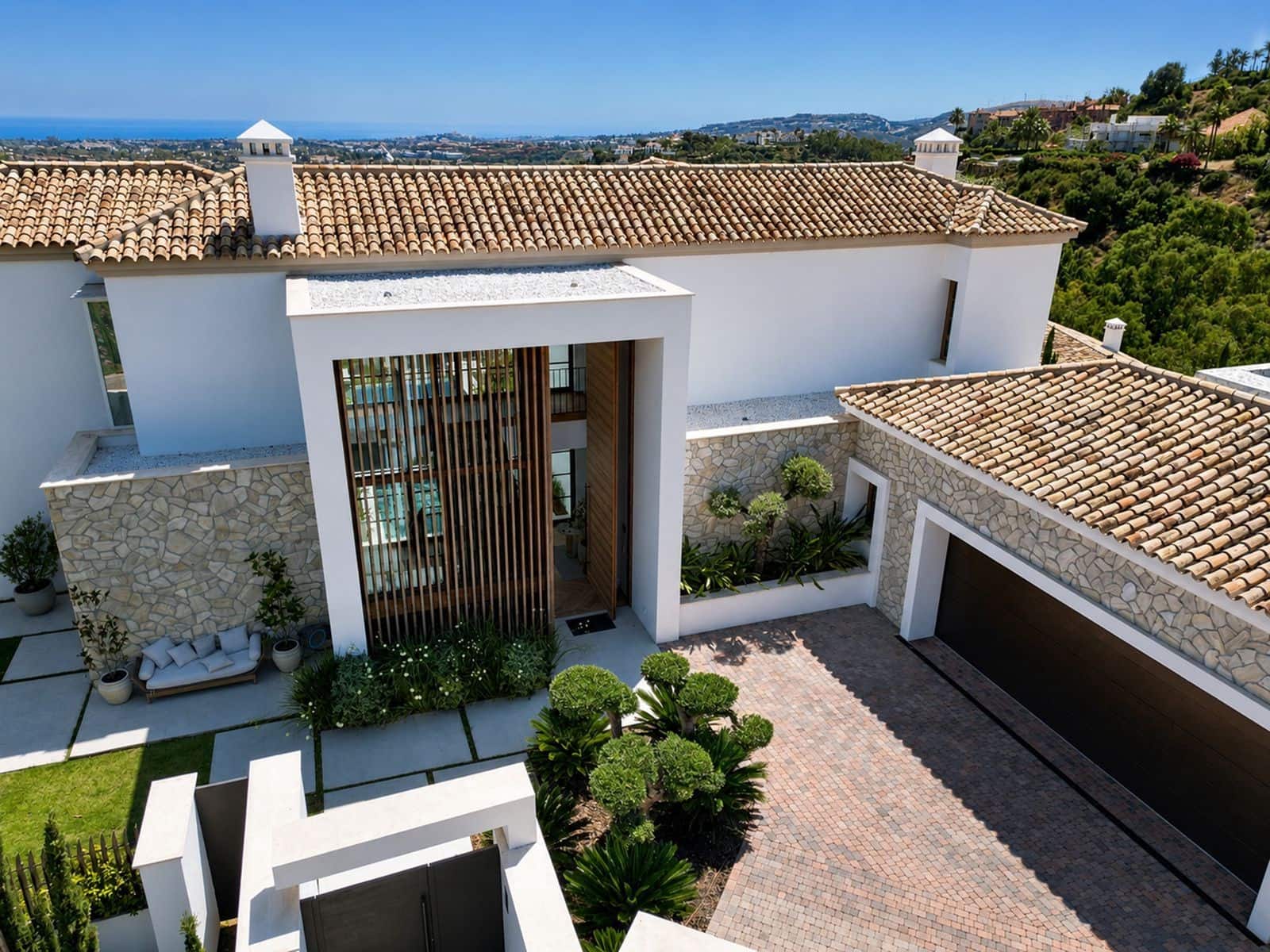 5 bedroom Villa for sale in Benahavis with pool garage - € 8,750,000 (Ref: 9939602)