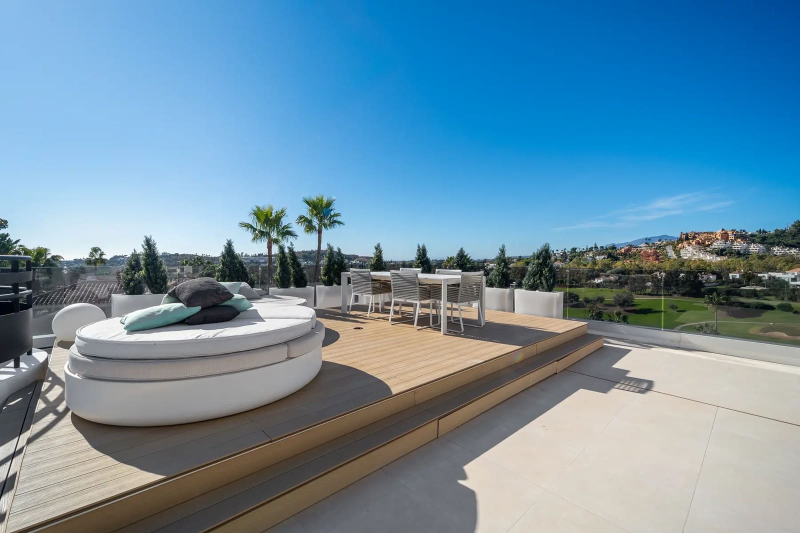 5 bedroom Villa for sale in Nueva Andalucia with pool garage - € 4,350,000 (Ref: 9941997)