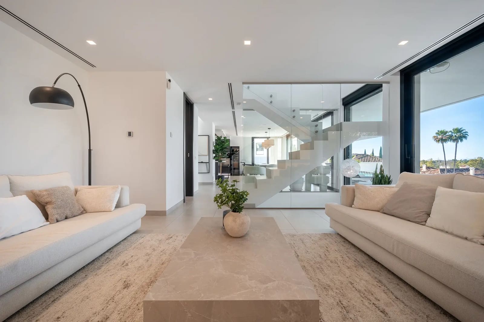 5 bedroom Villa for sale in Nueva Andalucia with pool garage - € 4,350,000 (Ref: 9941997)