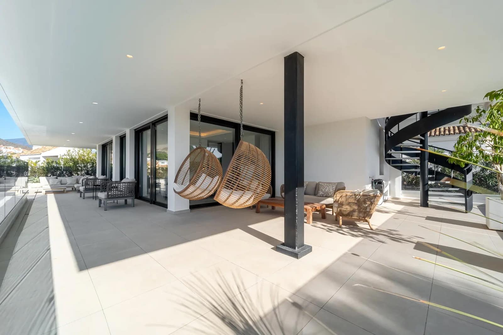 5 bedroom Villa for sale in Nueva Andalucia with pool garage - € 4,350,000 (Ref: 9941997)