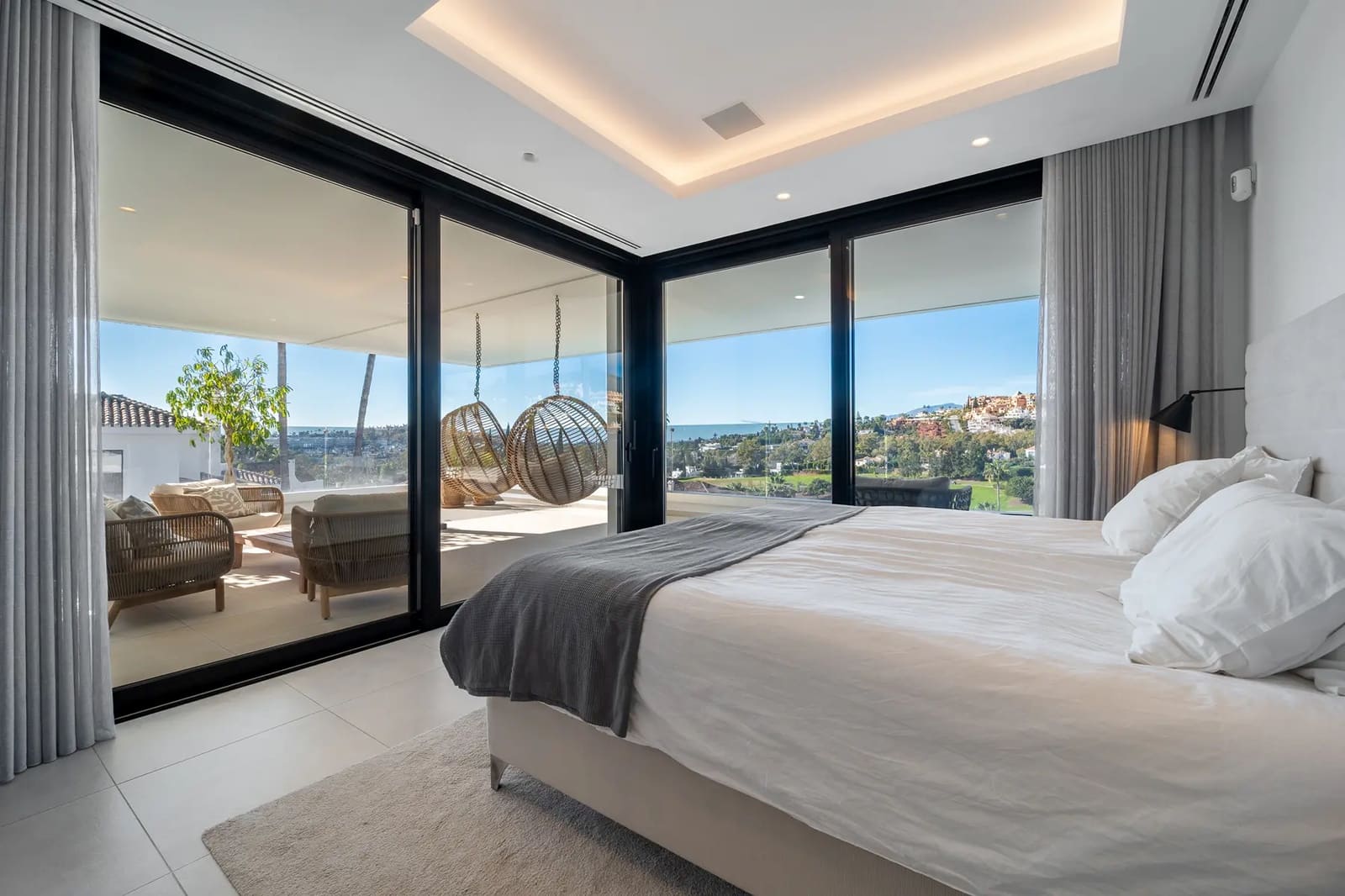 5 bedroom Villa for sale in Nueva Andalucia with pool garage - € 4,350,000 (Ref: 9941997)