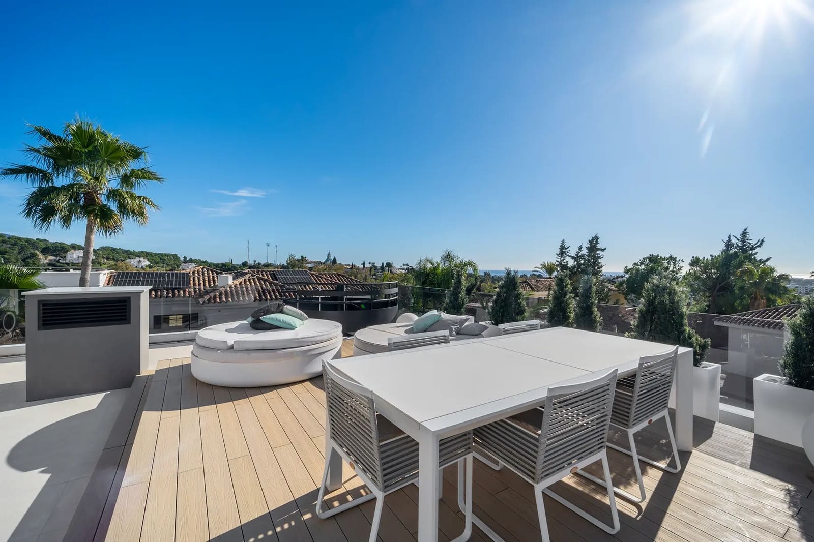 5 bedroom Villa for sale in Nueva Andalucia with pool garage - € 4,350,000 (Ref: 9941997)
