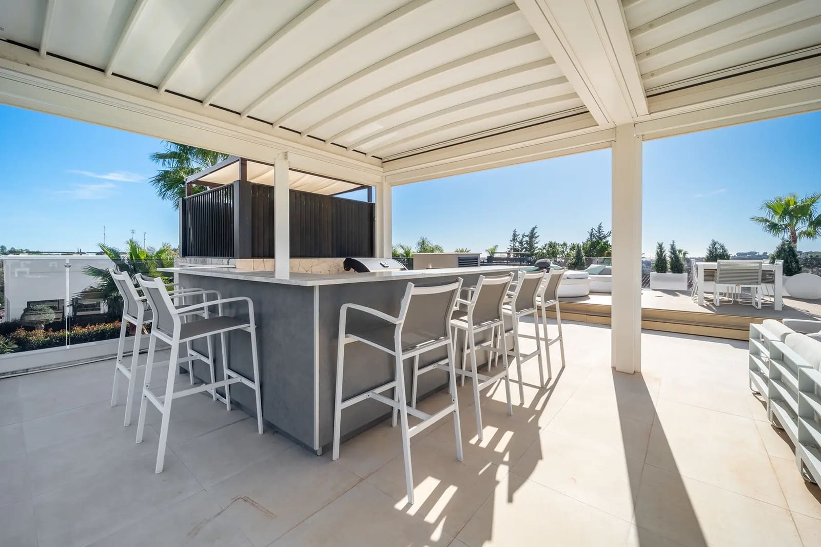 5 bedroom Villa for sale in Nueva Andalucia with pool garage - € 4,350,000 (Ref: 9941997)