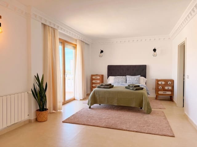 8 bedroom Villa for sale in Marbella with pool garage - € 1,680,000 (Ref: 9949402)