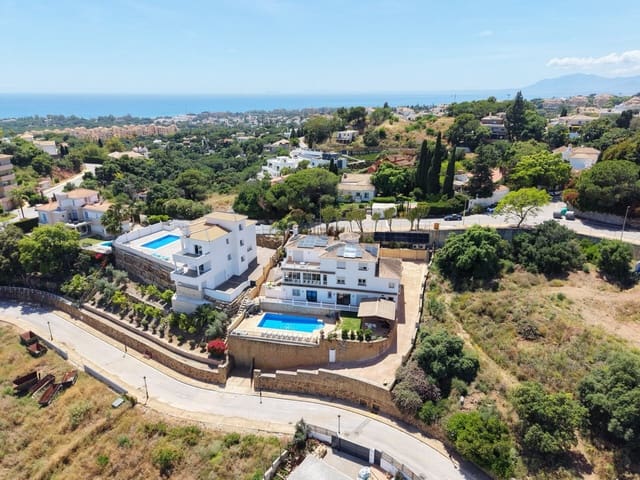 8 bedroom Villa for sale in Marbella with pool garage - € 1,680,000 (Ref: 9949402)