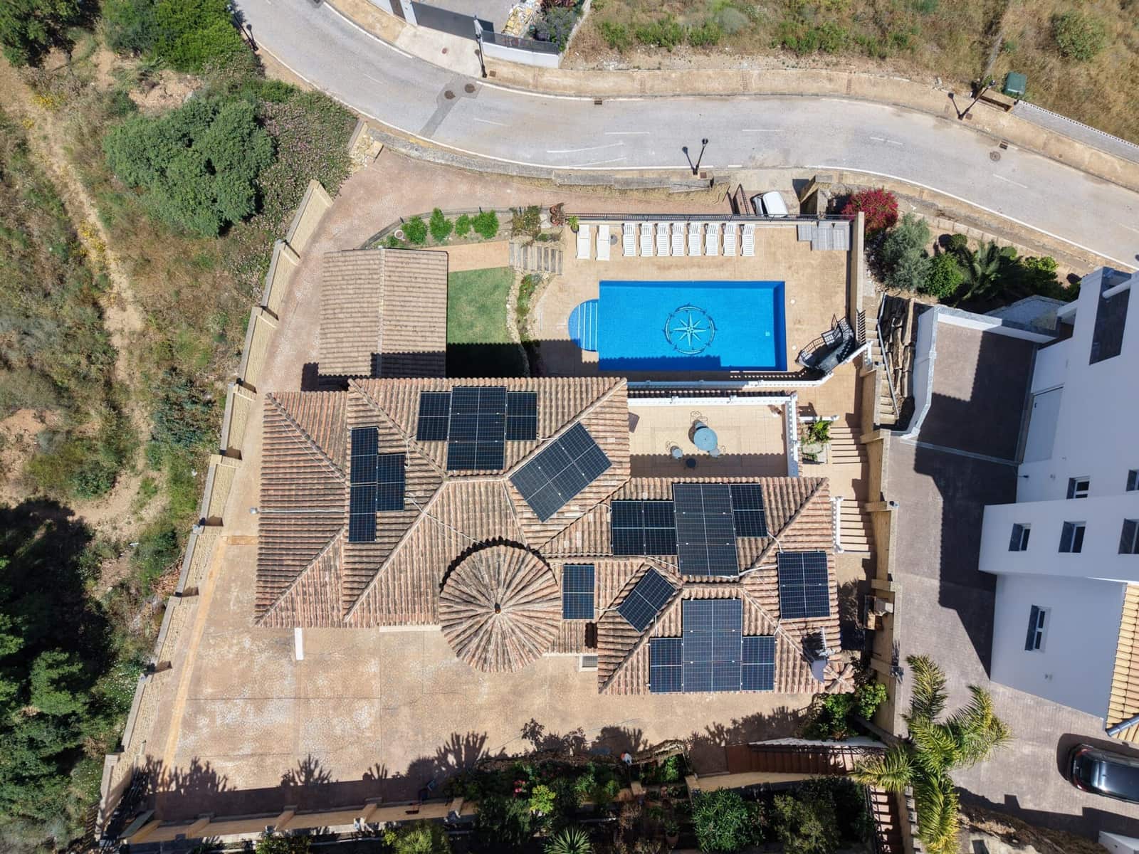 8 slaapkamer Villa te koop in Marbella met zwembad - € 1.680.000 (Ref: 9949402)