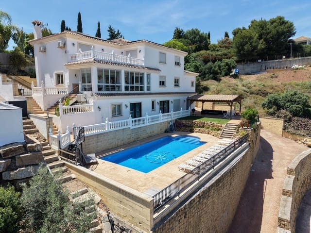 8 bedroom Villa for sale in Marbella with pool garage - € 1,680,000 (Ref: 9949402)