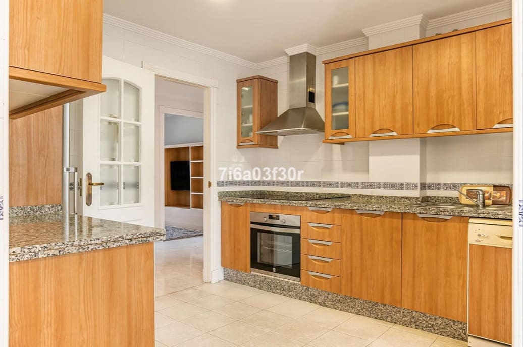 2 bedroom Apartment for sale in San Pedro de Alcantara with pool garage - € 895,000 (Ref: 9953910)