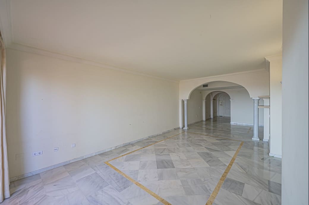 2 chambre Appartement à vendre à Marbella avec piscine garage - 675 000 € (Ref: 9953911)