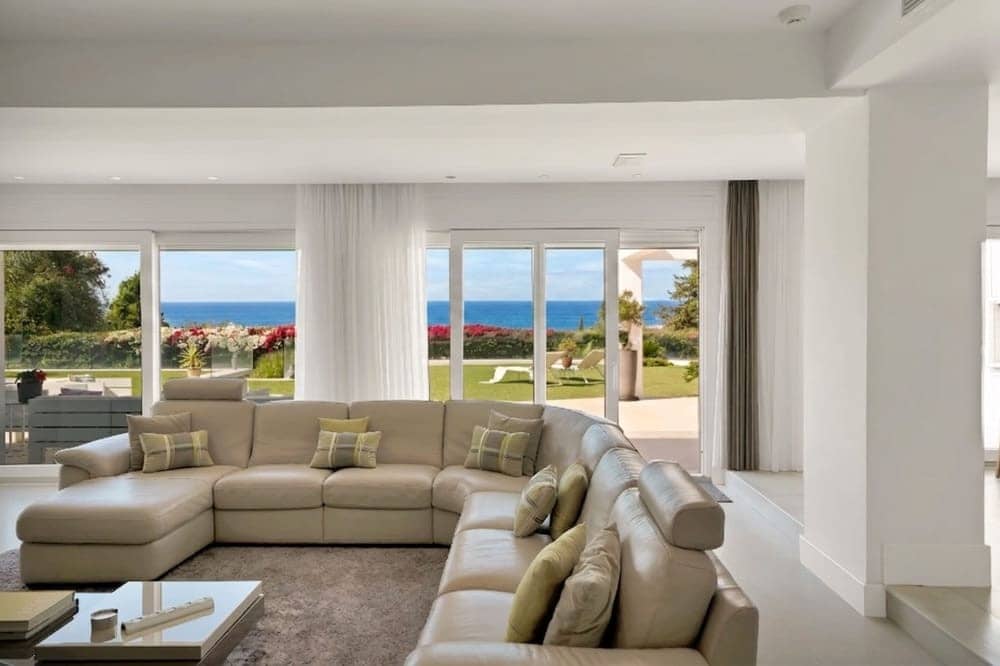 6 bedroom Villa for sale in Marbella with pool garage - € 5,490,000 (Ref: 9953912)