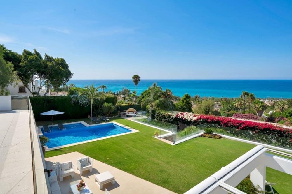 6 bedroom Villa for sale in Marbella with pool garage - € 5,490,000 (Ref: 9953912)
