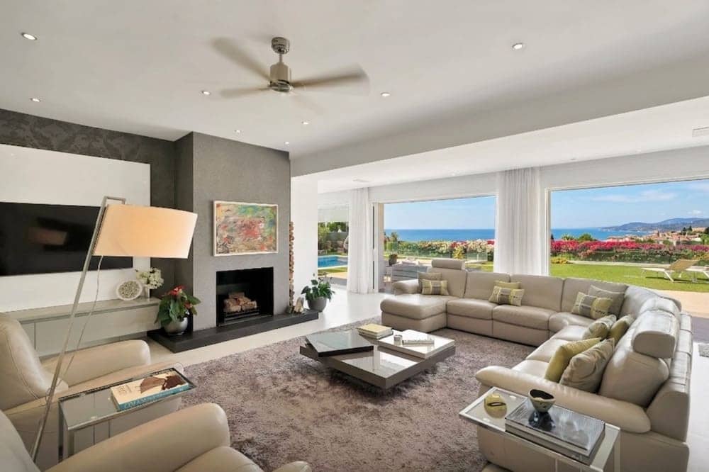 6 bedroom Villa for sale in Marbella with pool garage - € 5,490,000 (Ref: 9953912)