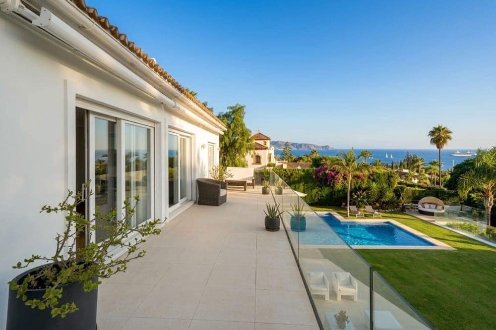 6 bedroom Villa for sale in Marbella with pool garage - € 5,490,000 (Ref: 9953912)