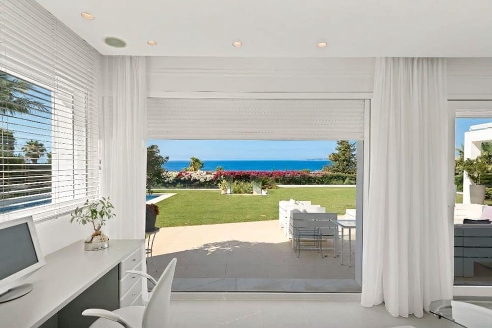 6 bedroom Villa for sale in Marbella with pool garage - € 5,490,000 (Ref: 9953912)