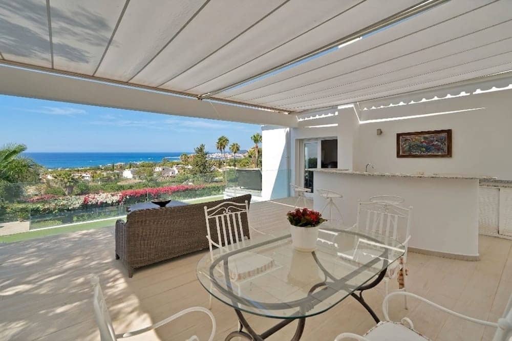 6 bedroom Villa for sale in Marbella with pool garage - € 5,490,000 (Ref: 9953912)