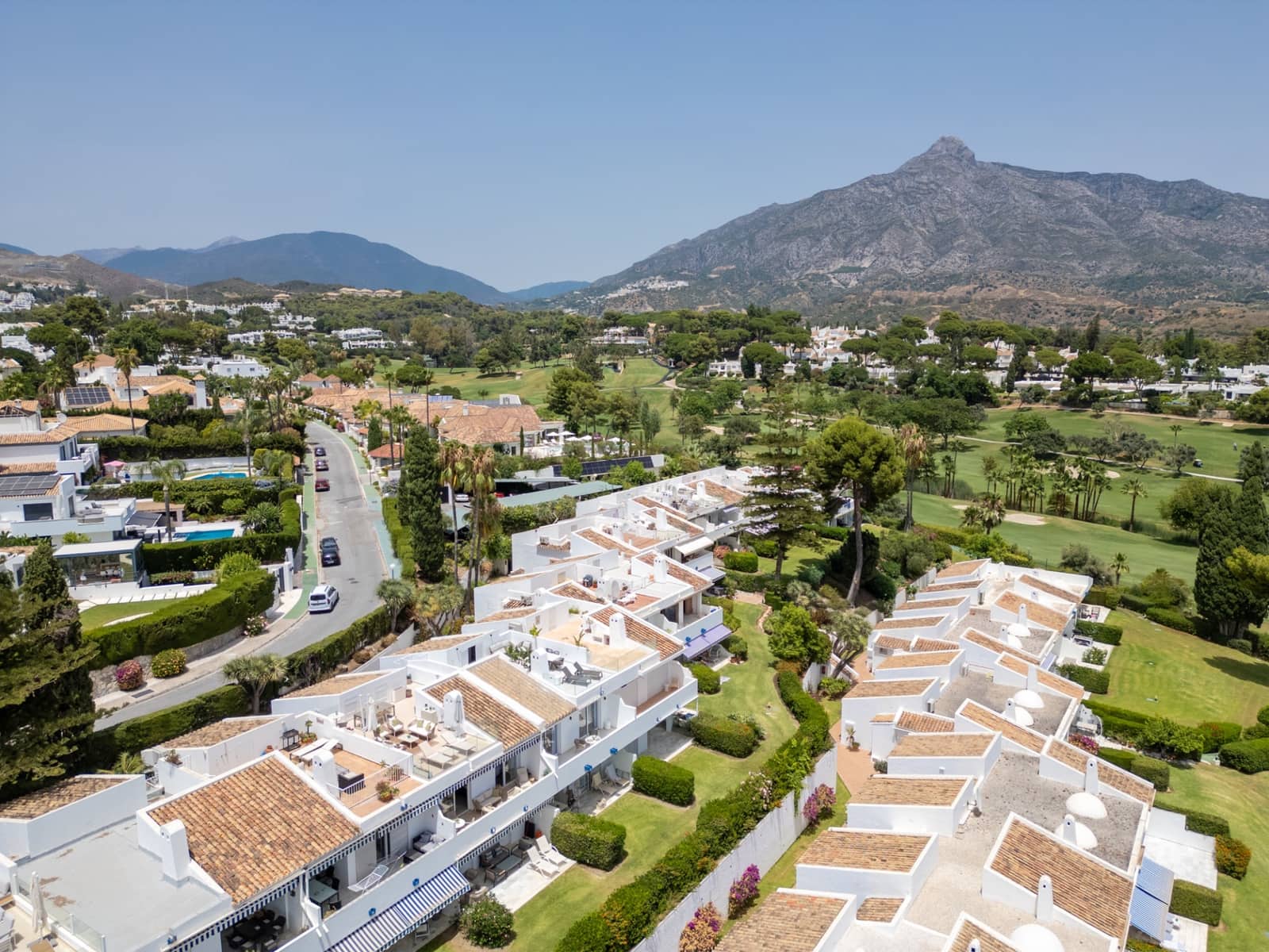 3 quarto Penthouse para venda em Marbella com piscina garagem - 820 000 € (Ref: 9957624)