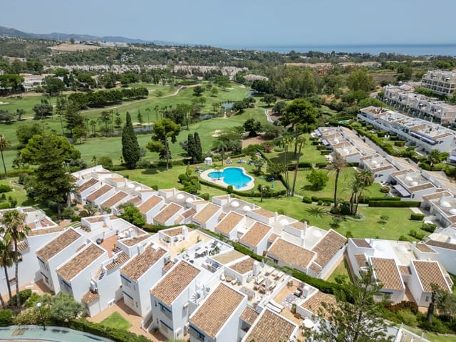 3 sovrum Takvåning till salu i Aloha Golf, Marbella med pool garage - 799 000 € (Ref: 9957624)