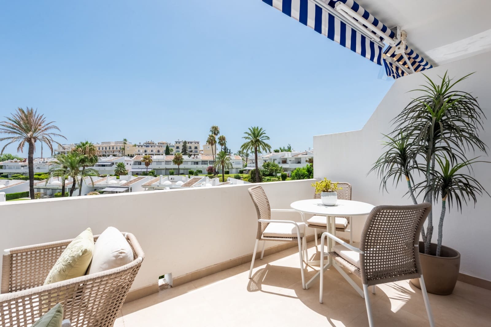 3 quarto Penthouse para venda em Marbella com piscina garagem - 820 000 € (Ref: 9957624)