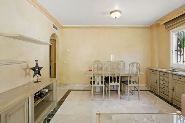 3 Zimmer Apartment zu verkaufen in Golden Mile, Marbella mit Pool - 450.000 € (Ref: 9957625)