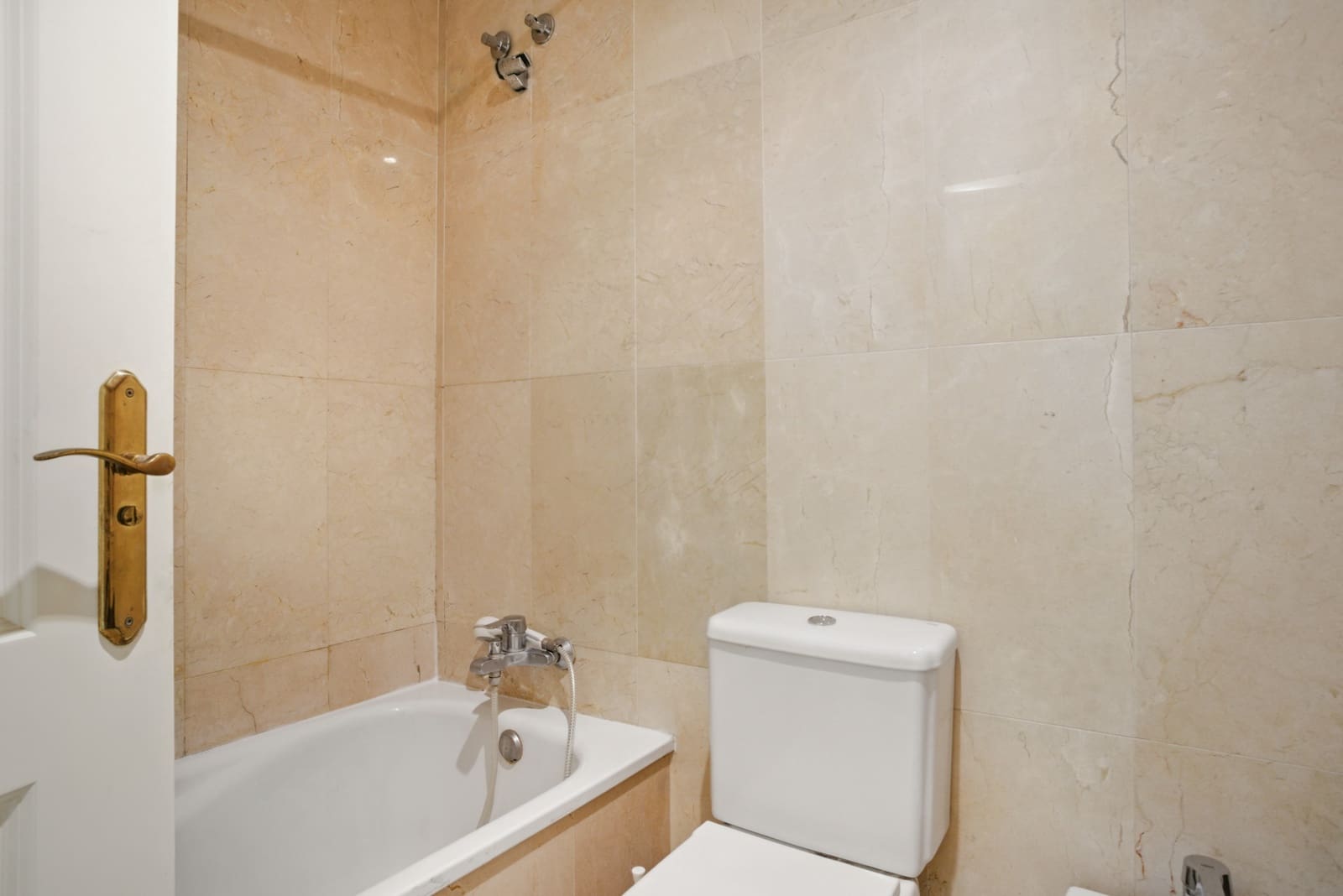 3 bedroom Apartment for sale in Golden Mile with pool - € 450,000 (Ref: 9957625)