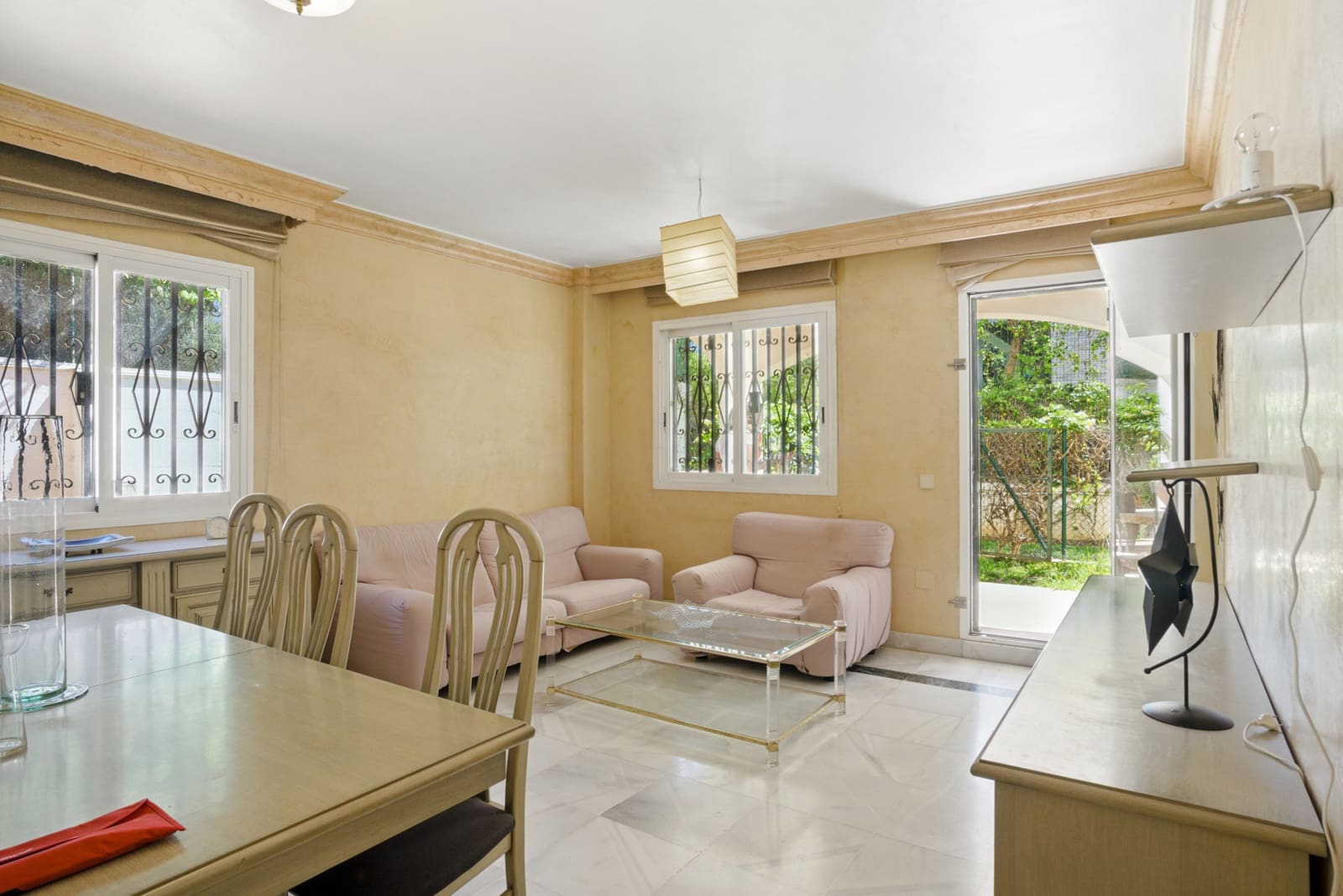 3 bedroom Apartment for sale in Golden Mile with pool - € 450,000 (Ref: 9957625)