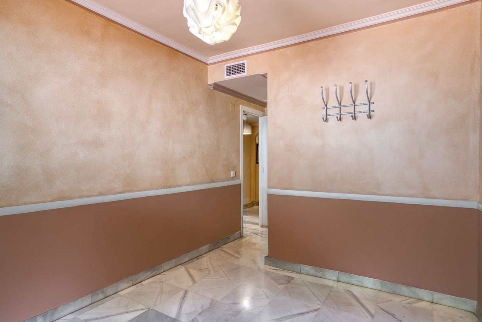 3 bedroom Apartment for sale in Golden Mile with pool - € 450,000 (Ref: 9957625)