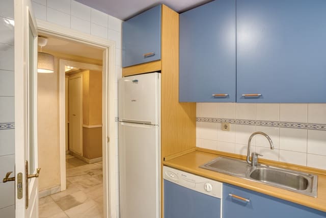 3 Zimmer Apartment zu verkaufen in Golden Mile, Marbella mit Pool - 450.000 € (Ref: 9957625)