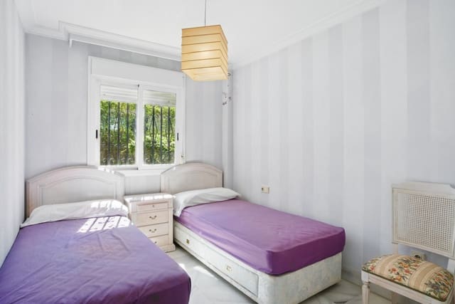 3 Zimmer Apartment zu verkaufen in Golden Mile, Marbella mit Pool - 450.000 € (Ref: 9957625)