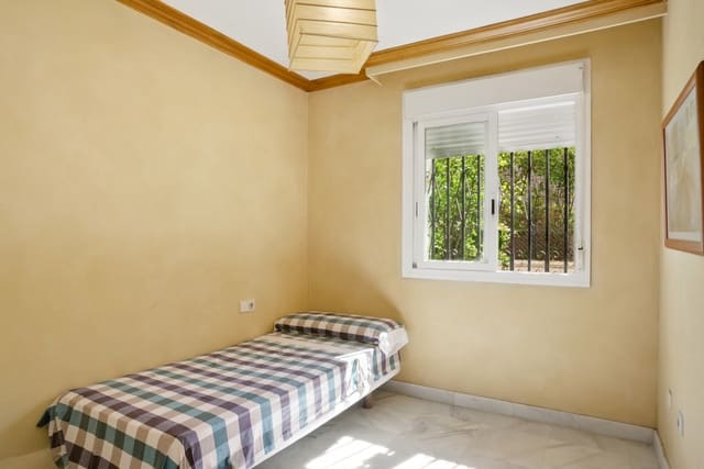 3 Zimmer Apartment zu verkaufen in Golden Mile, Marbella mit Pool - 450.000 € (Ref: 9957625)