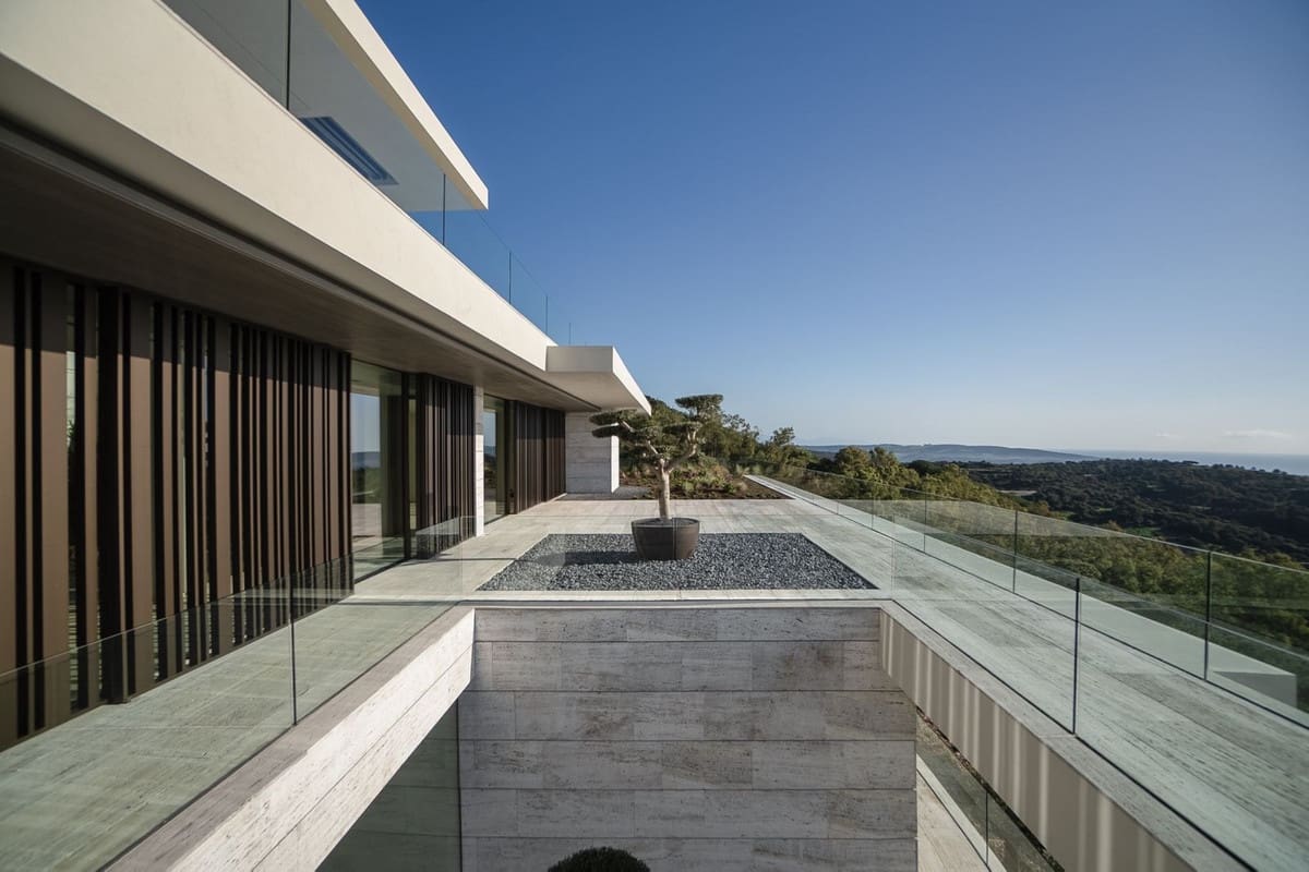 7 bedroom Villa for sale in Sotogrande with pool garage - € 14,900,000 (Ref: 9959406)