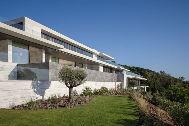 7 soverom Villa til salgs i Sotogrande, San Roque med svømmebasseng garasje - € 14 900 000 (Ref: 9959406)