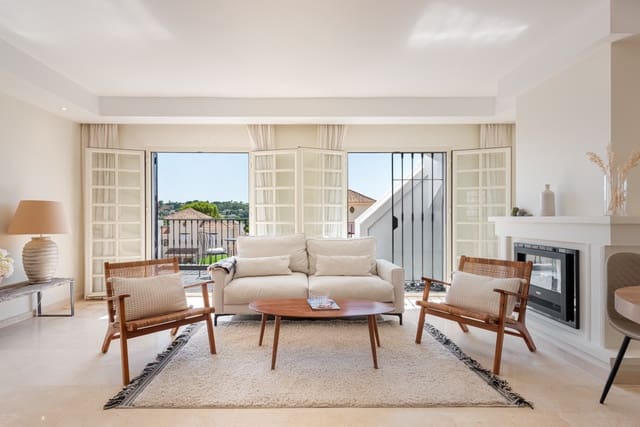 3 soveværelse Byhus til salg i Marbella med swimmingpool - € 775.000 (Ref: 9964964)