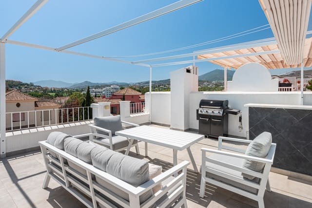 3 soveværelse Byhus til salg i Marbella med swimmingpool - € 775.000 (Ref: 9964964)